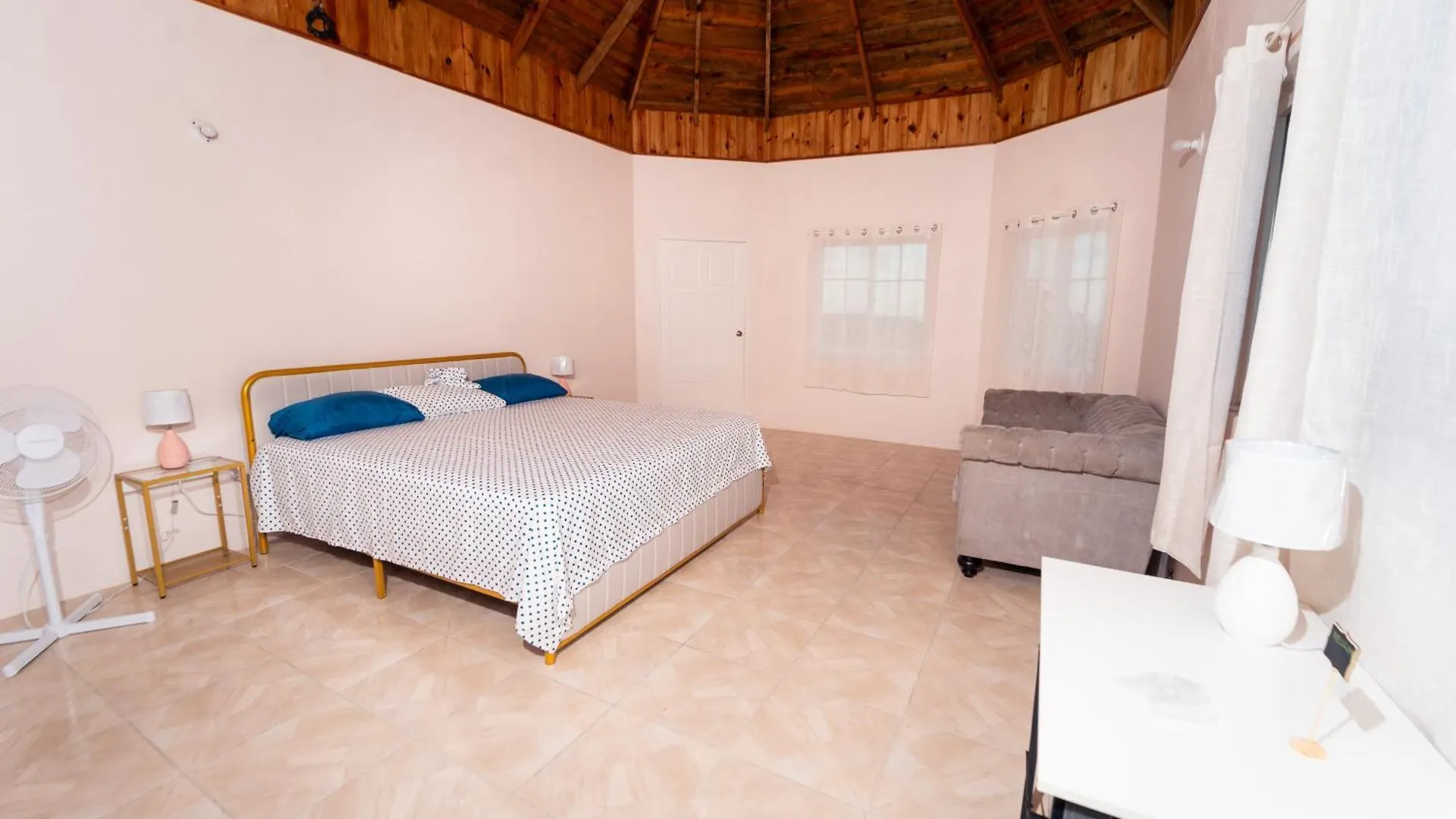 Belle Air Seaview : The Master Apartment Browns Town Homestay